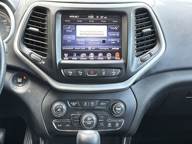 Used 2018 Jeep Cherokee Overland w/ Technology Group image 19