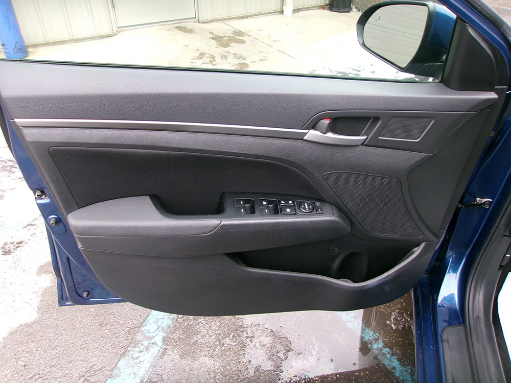 Used 2017 Hyundai Elantra Value Edition w/ Cargo Package FWD image 16