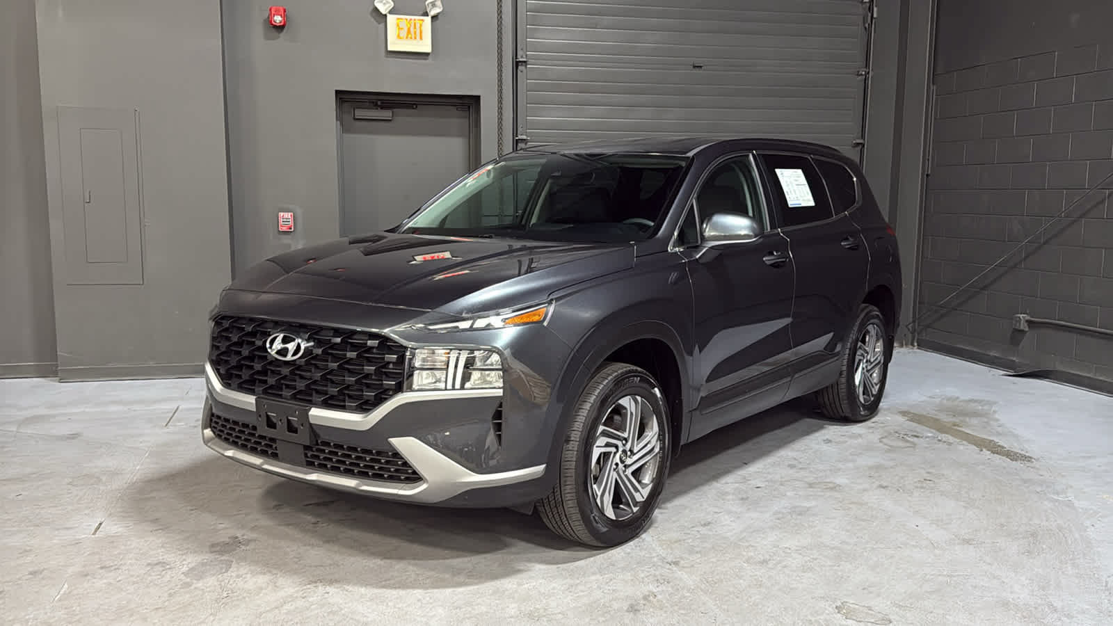 Used 2023 Hyundai Santa Fe SE AWD/4WD image 3