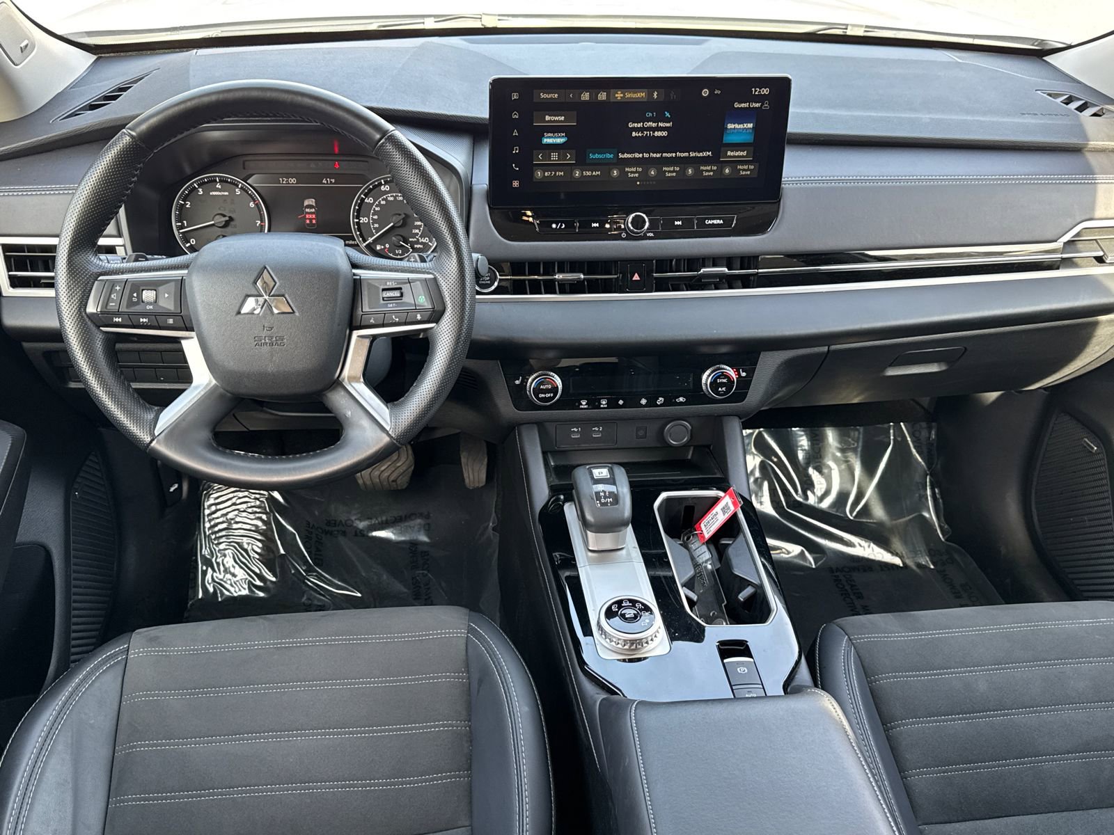 Used 2025 Mitsubishi Outlander SE image 23