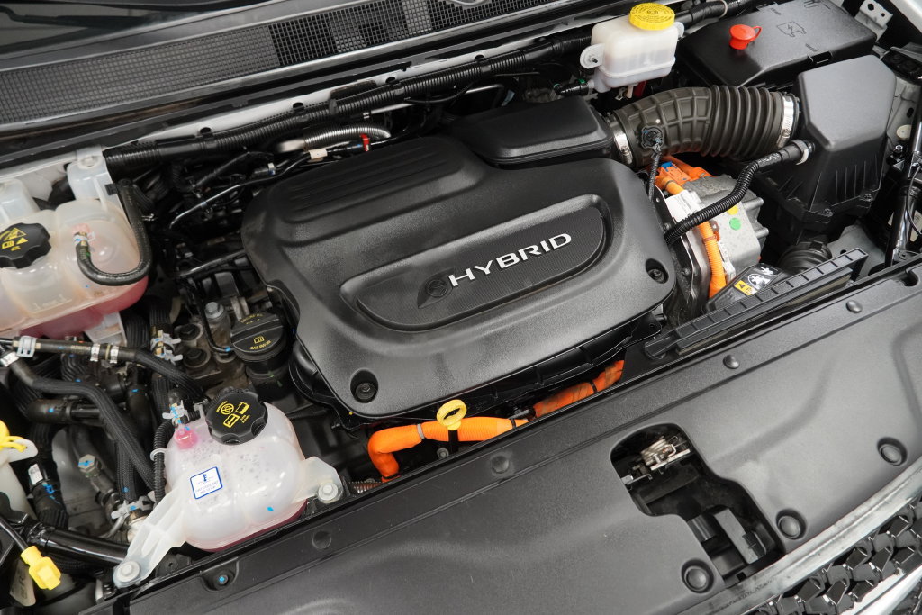 Used 2024 Chrysler Pacifica Limited FWD image 43