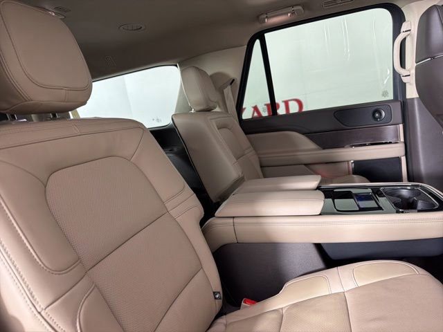 Certified 2023 Lincoln Navigator L Reserve RWD image 18