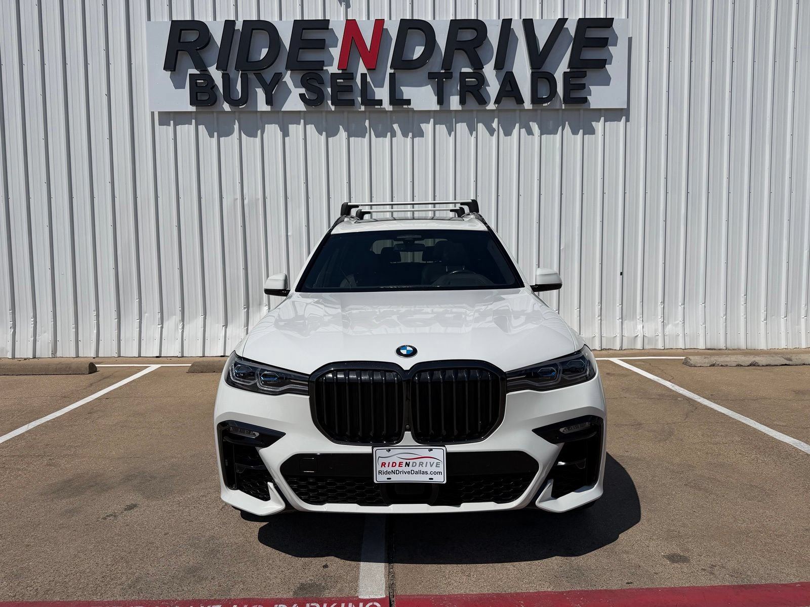 Used 2021 BMW X7 M50i w/ Dynamic Handling Package AWD/4WD image 10