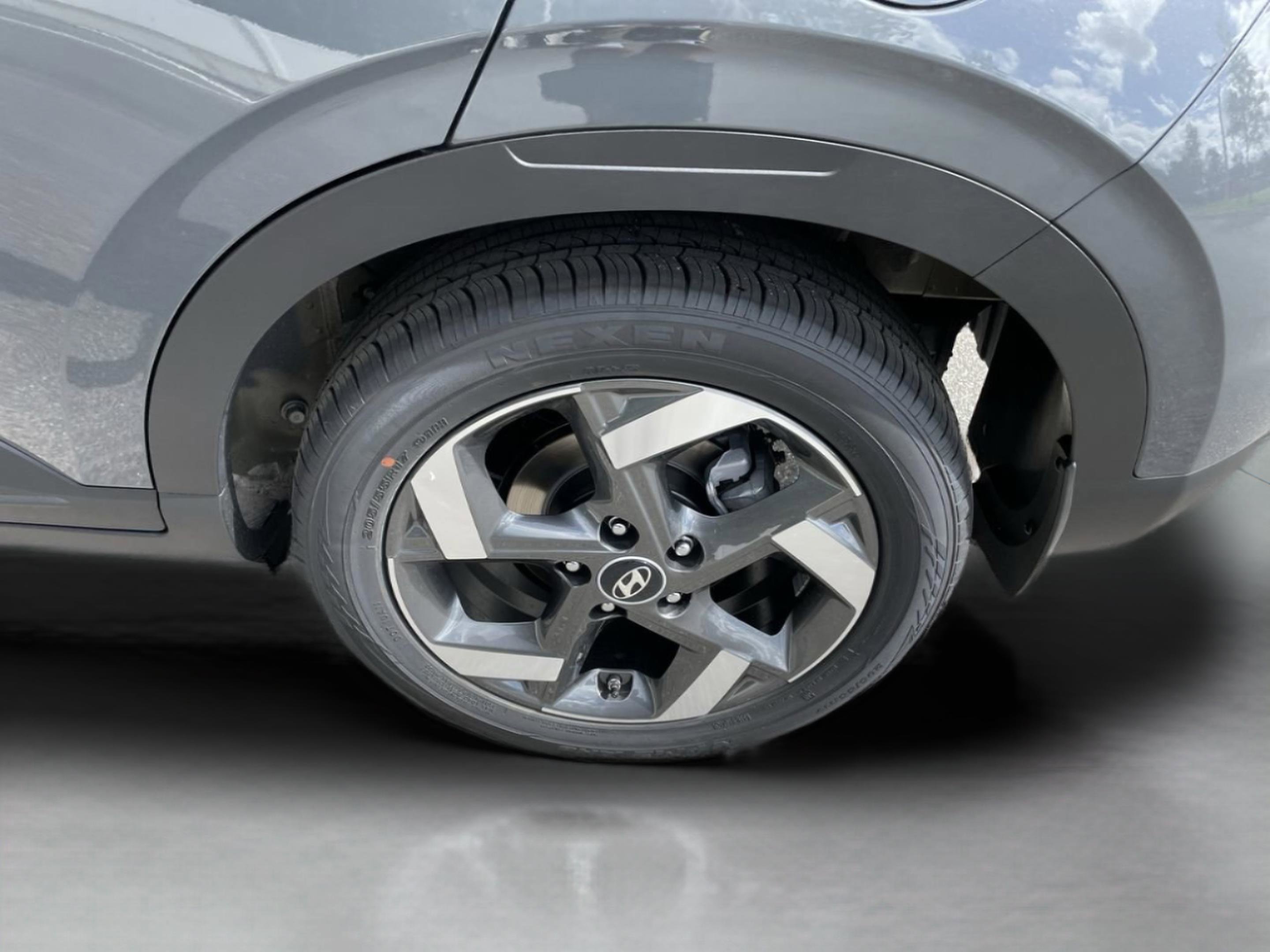 New 2026 Hyundai Venue SEL FWD image 31