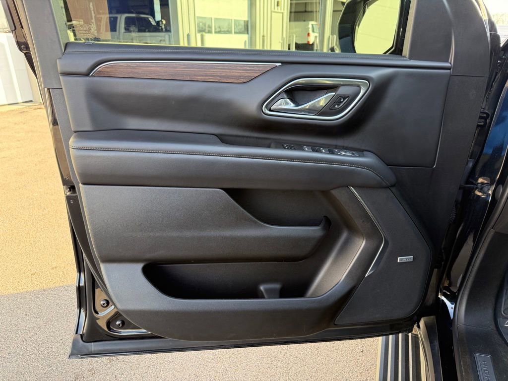 Used 2023 Chevrolet Tahoe High Country image 9