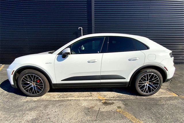 Certified 2025 Porsche Macan 4S Electric image 2