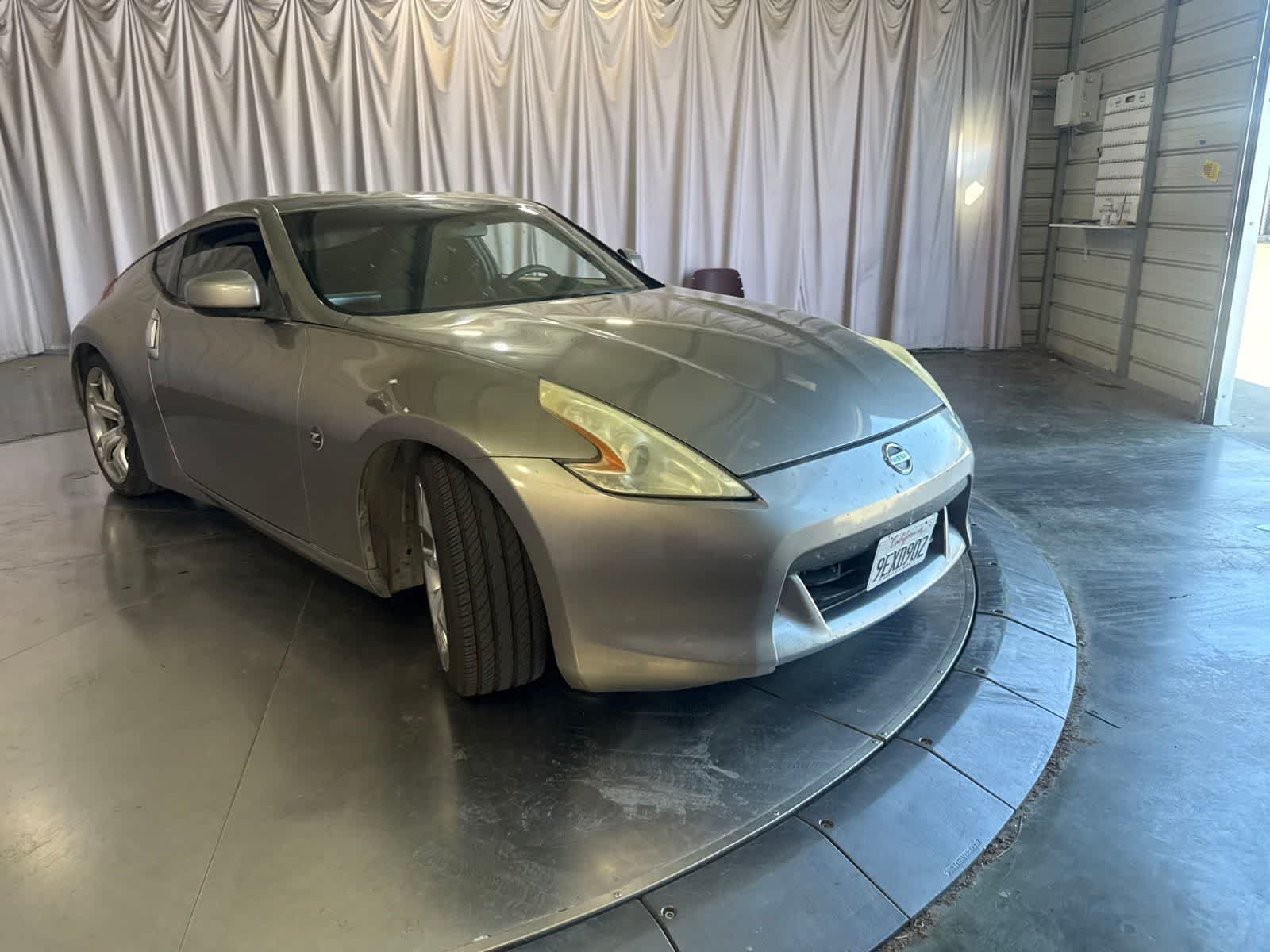 Used 2009 Nissan 370Z Coupe w/ Sport Pkg RWD image 3