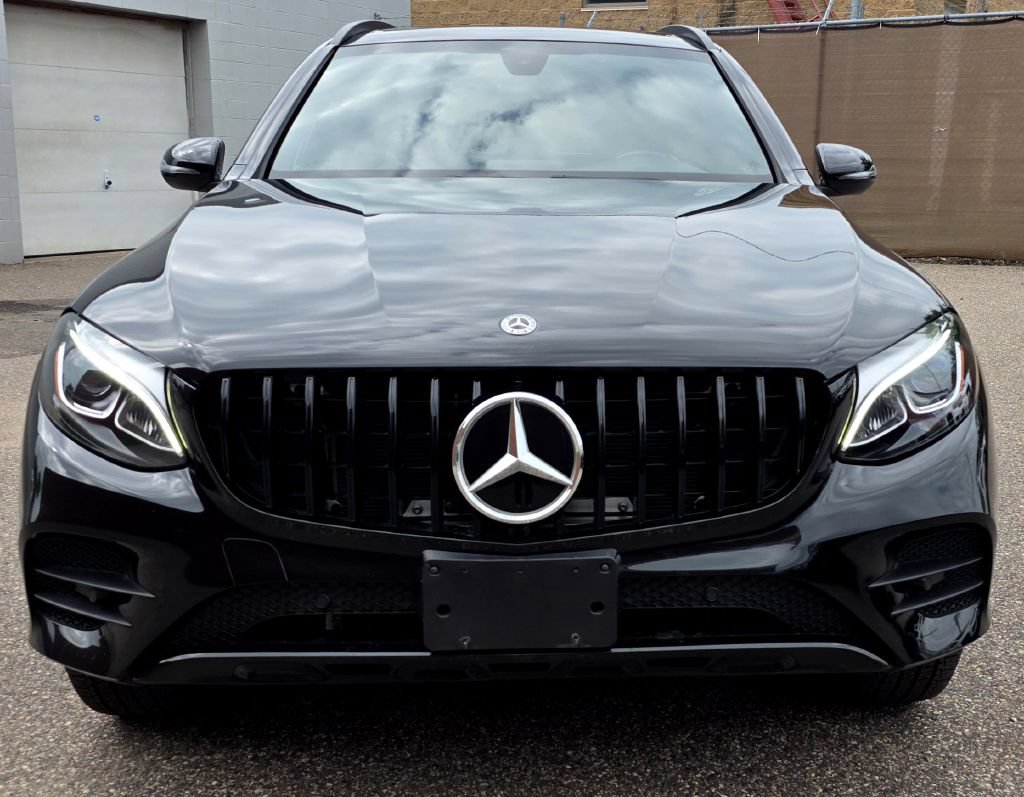 Used 2019 Mercedes-Benz GLC 300 4MATIC w/ AMG Line image 3