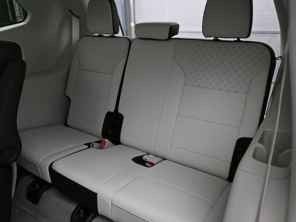 Certified 2024 GMC Acadia Denali image 26