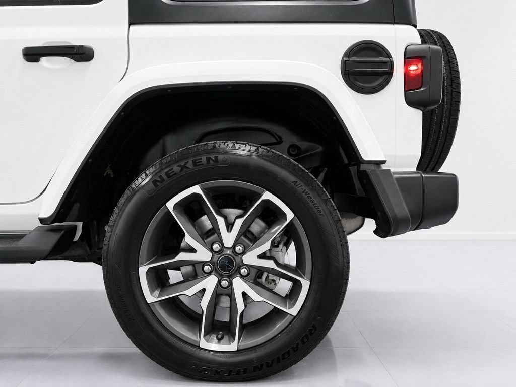 Used 2024 Jeep Wrangler Unlimited w/ Convenience Group AWD/4WD image 10