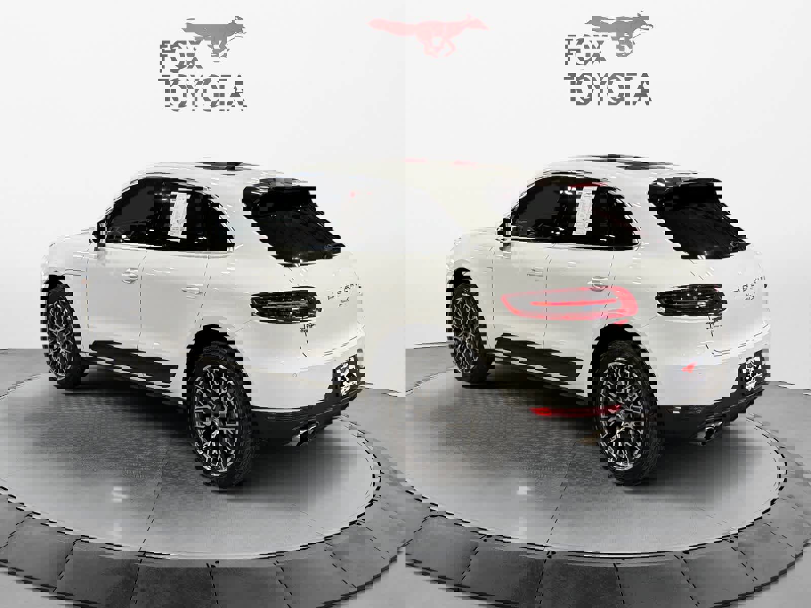 Used 2018 Porsche Macan S image 4