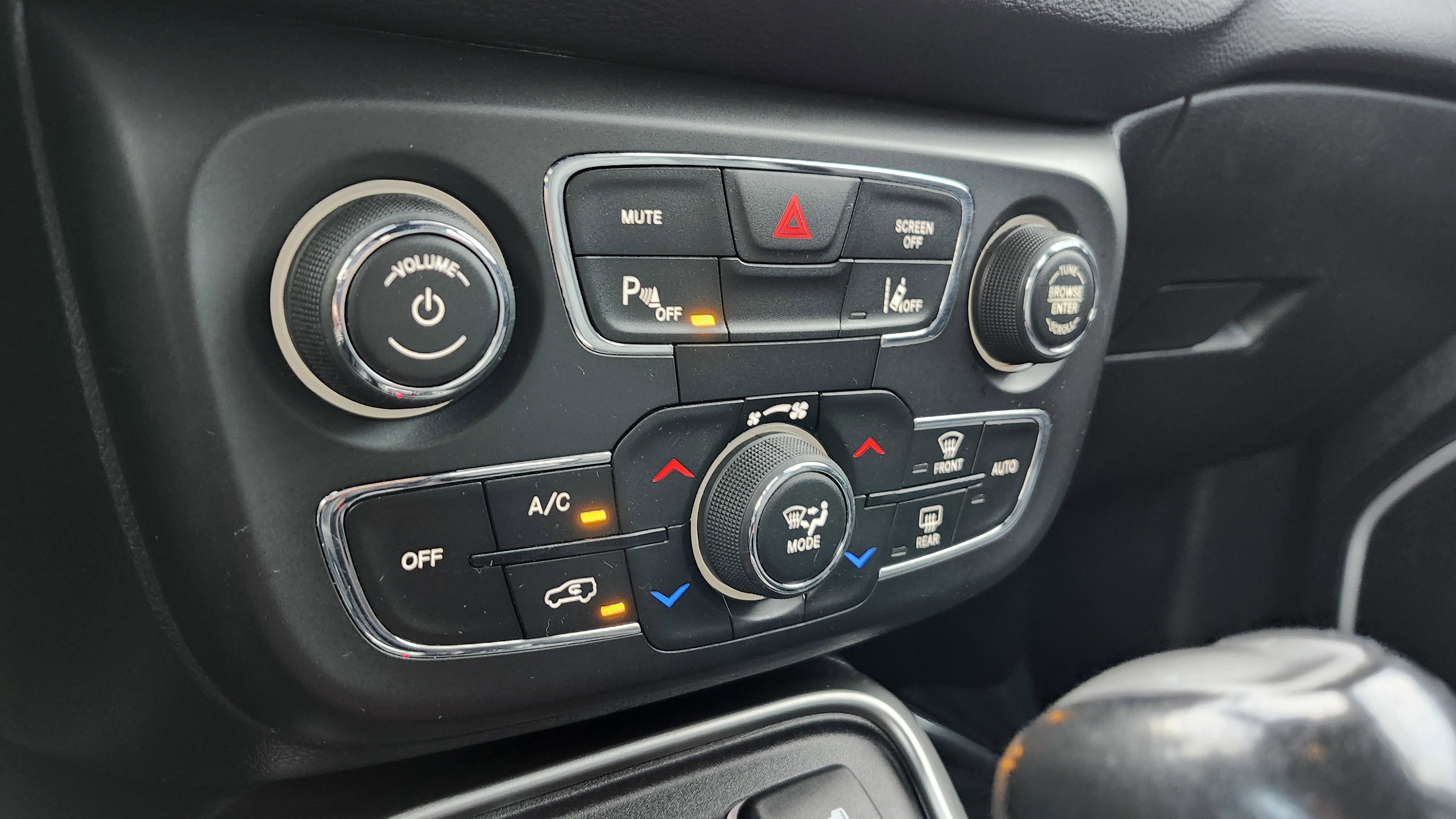 Used 2021 Jeep Compass Latitude w/ Driver Assistance Group image 32