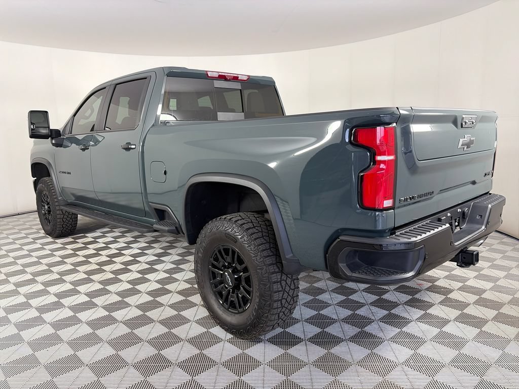 Used 2026 Chevrolet Silverado 2500 ZR2 w/ LPO, Dark Essentials Package AWD/4WD image 5