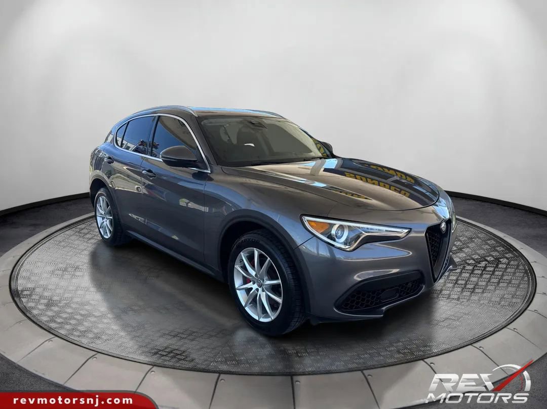 Used 2018 Alfa Romeo Stelvio Ti AWD/4WD image 7
