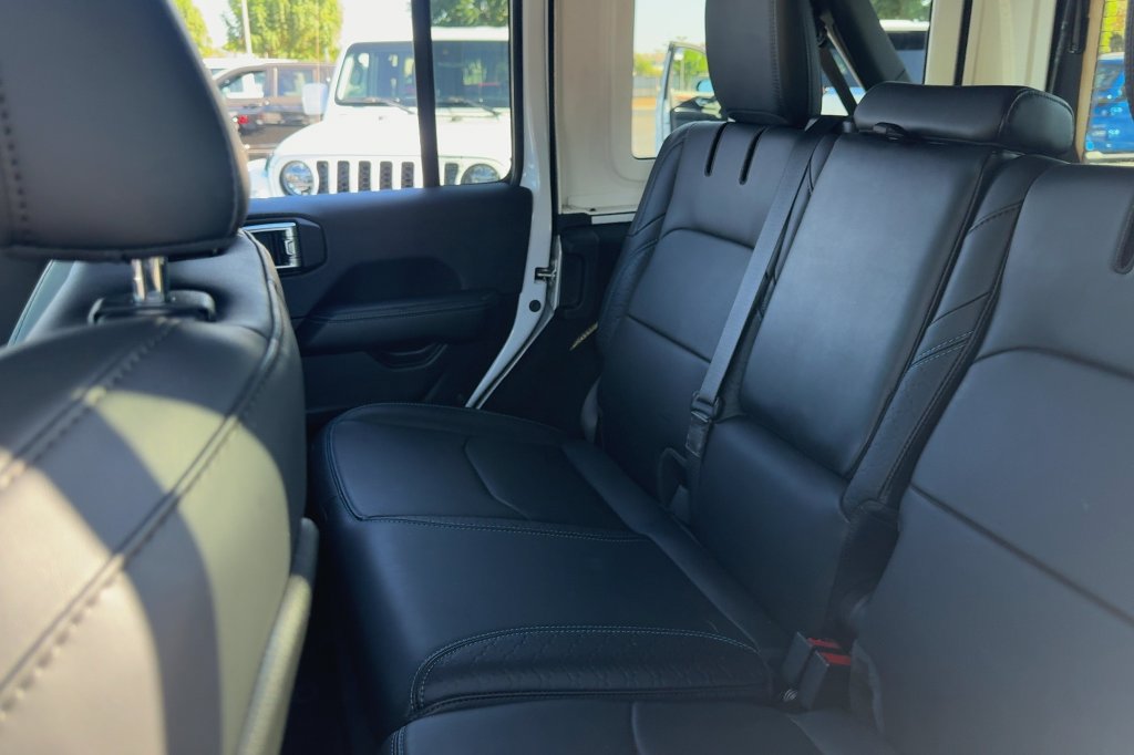 Used 2024 Jeep Wrangler High Altitude AWD/4WD image 12