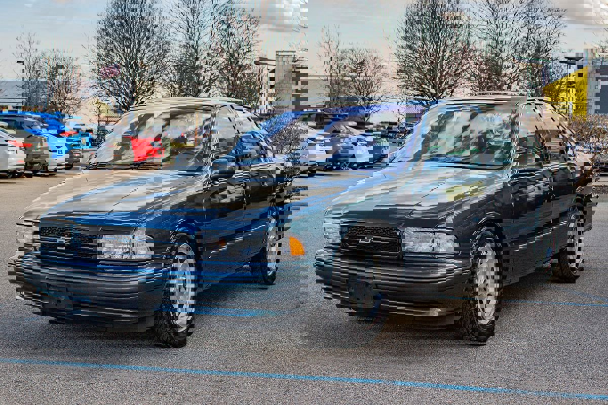 Used 1996 Chevrolet Impala SS image 3