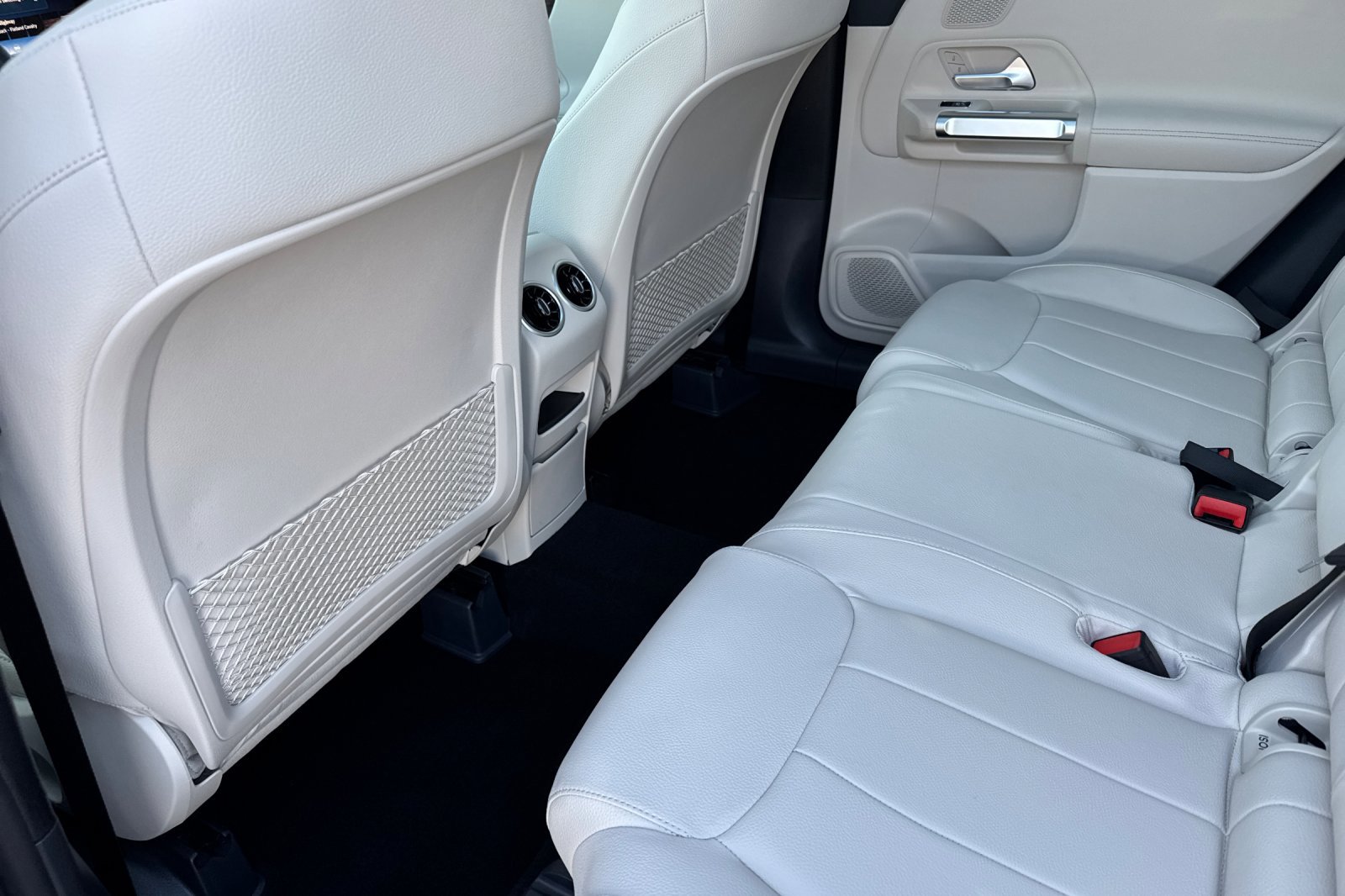 New 2026 Mercedes-Benz GLB 250 4MATIC image 12