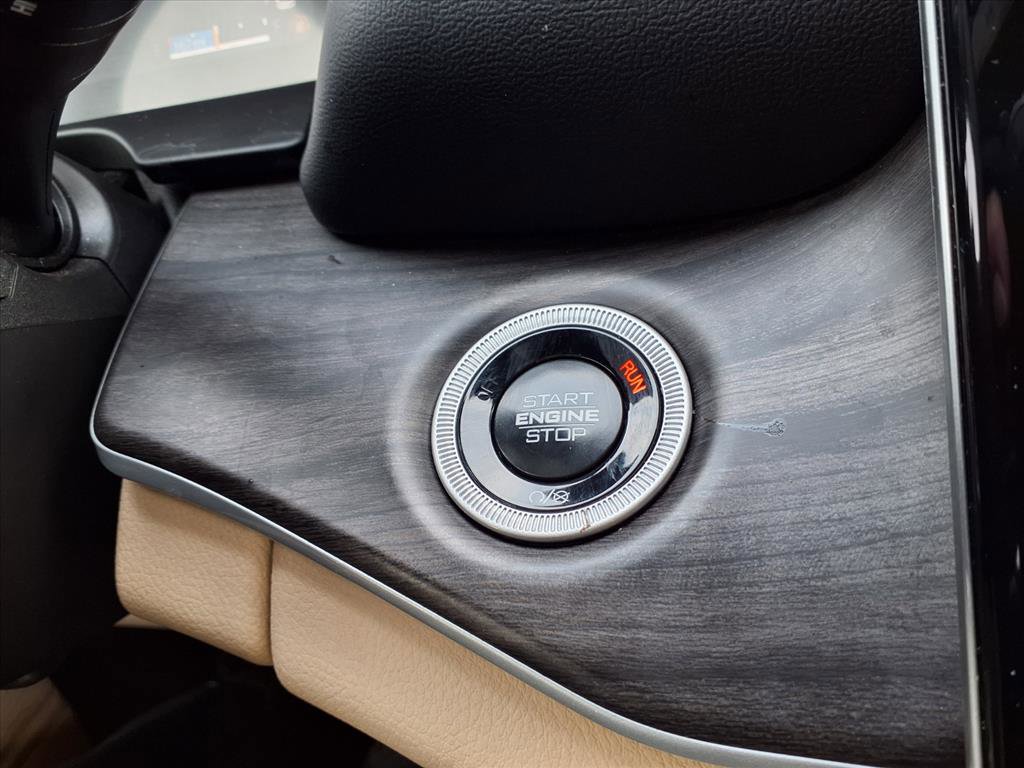 Used 2024 Jeep Grand Cherokee Limited image 15