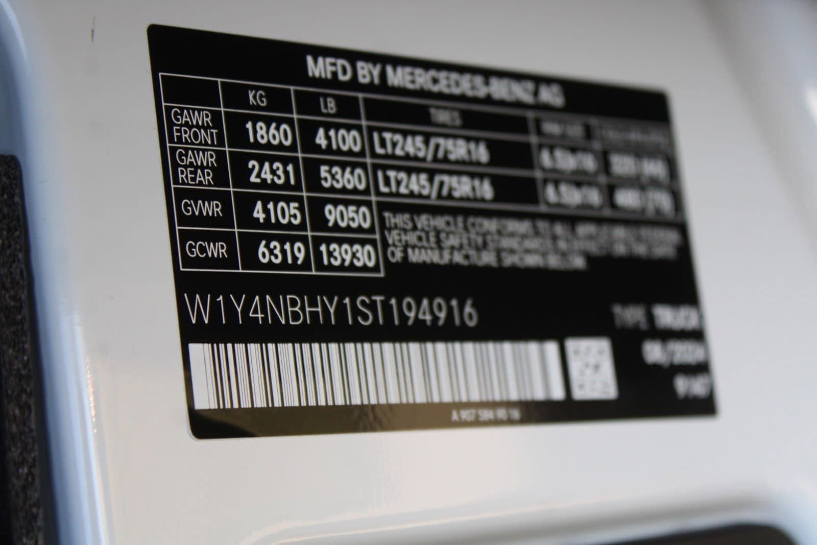 Used 2025 Mercedes-Benz Sprinter 2500 image 24