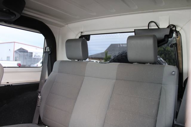 Used 2007 Jeep Wrangler Rubicon w/ Dual Top Group AWD/4WD image 12