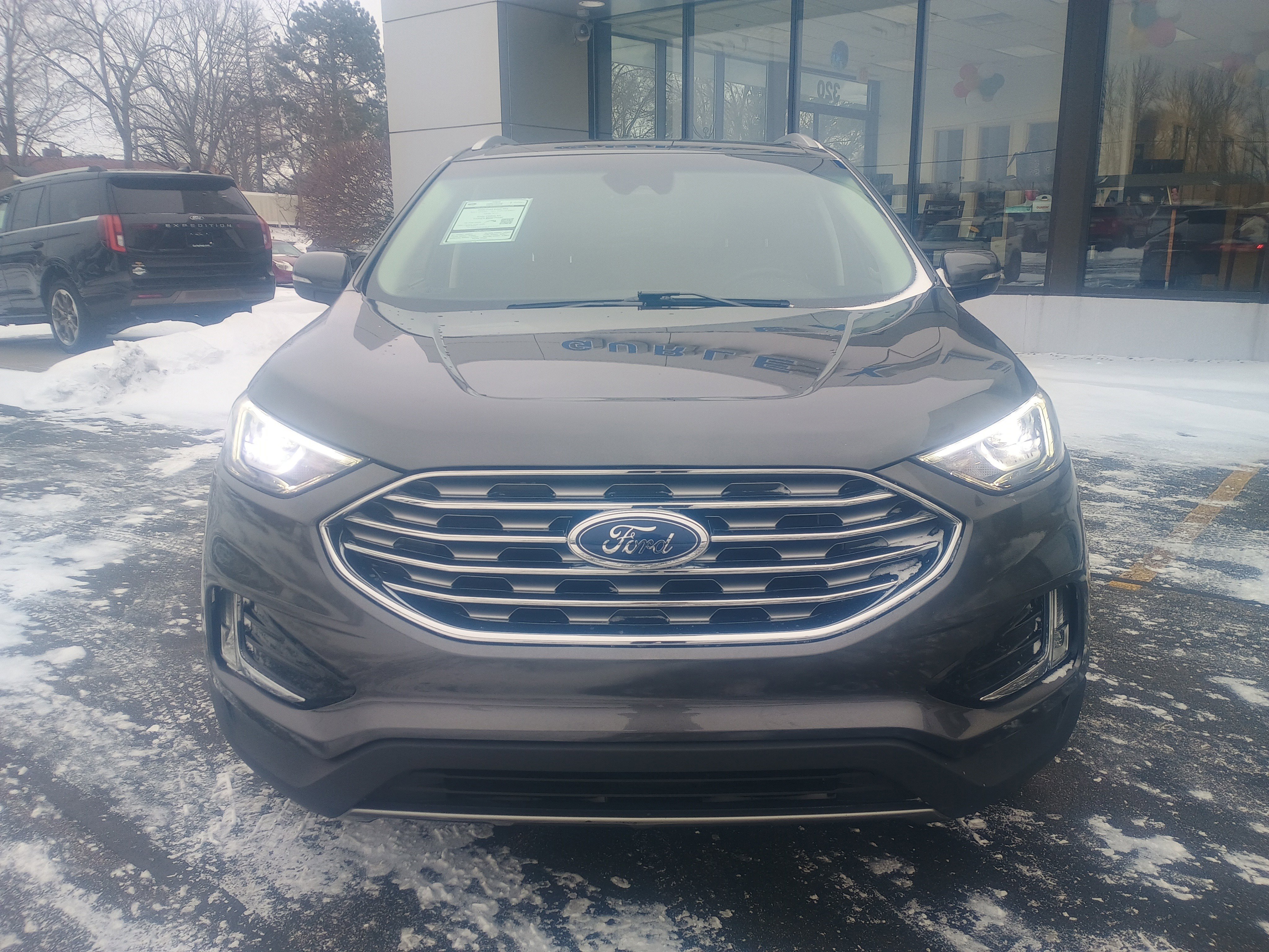 Certified 2020 Ford Edge SEL w/ Convenience Package image 2