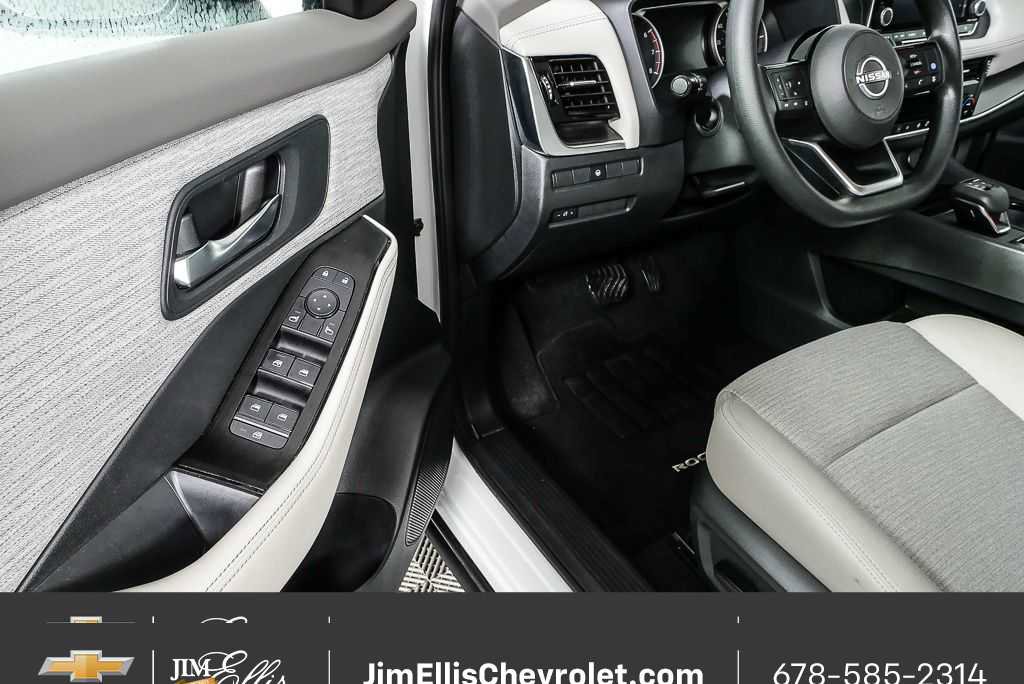 Used 2022 Nissan Rogue SV image 7