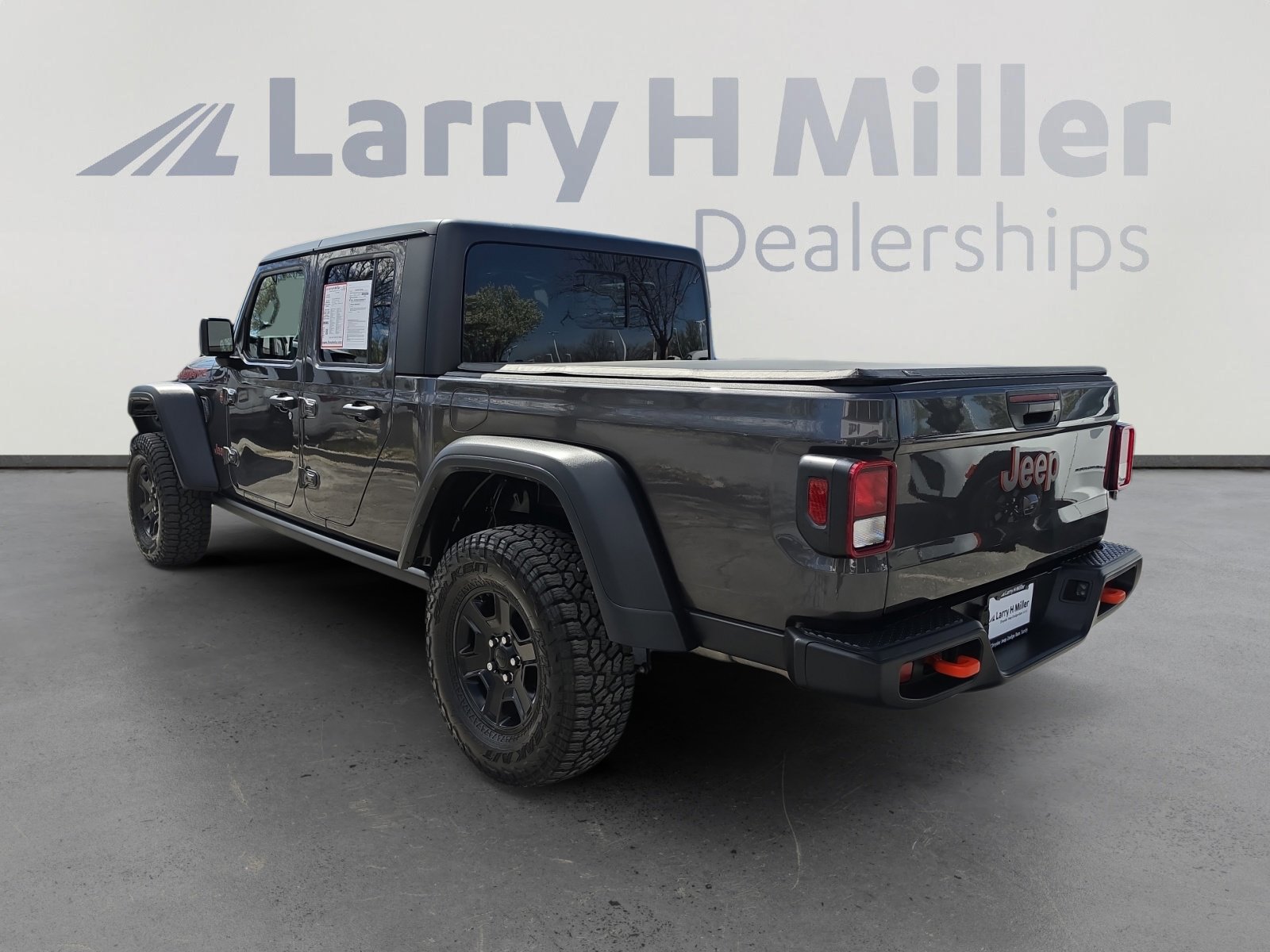 Used 2023 Jeep Gladiator Mojave image 3