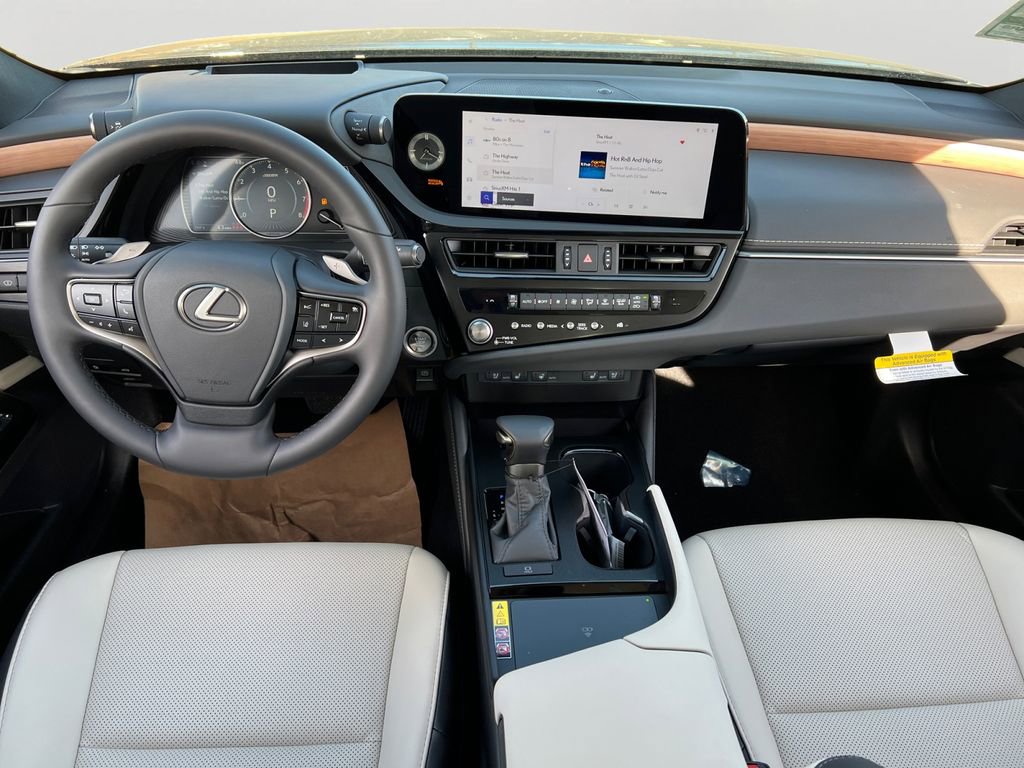 New 2025 Lexus ES 350 w/ Premium Package image 9