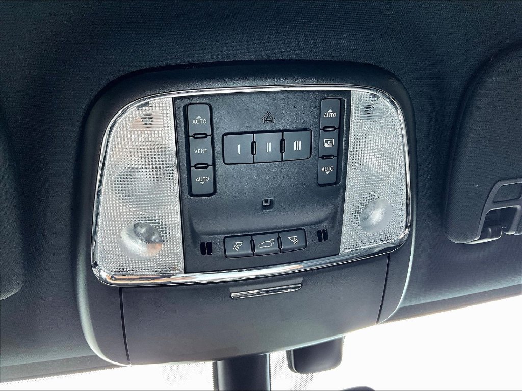 Used 2022 Jeep Grand Cherokee Limited RWD image 16