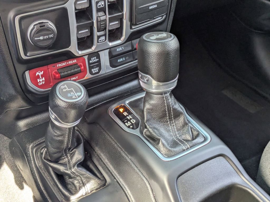 Used 2025 Jeep Wrangler Unlimited Rubicon AWD/4WD image 23