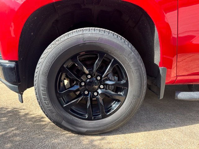 Used 2022 Chevrolet Silverado 1500 LT AWD/4WD image 30
