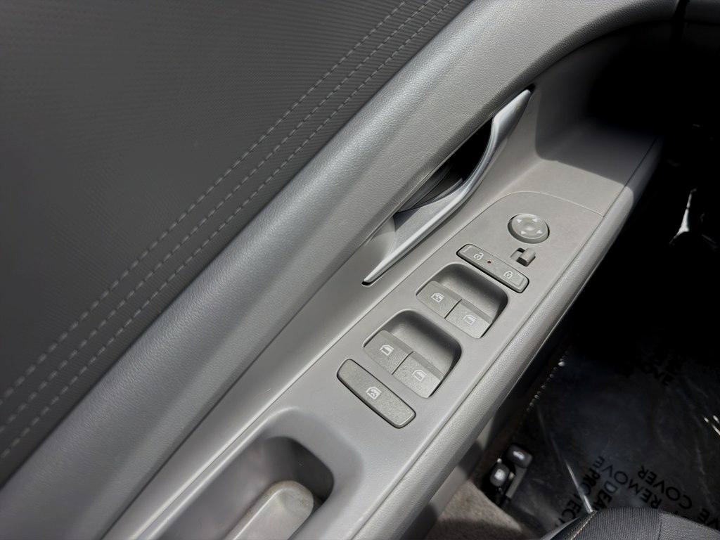 Used 2024 Hyundai Elantra SEL FWD image 11