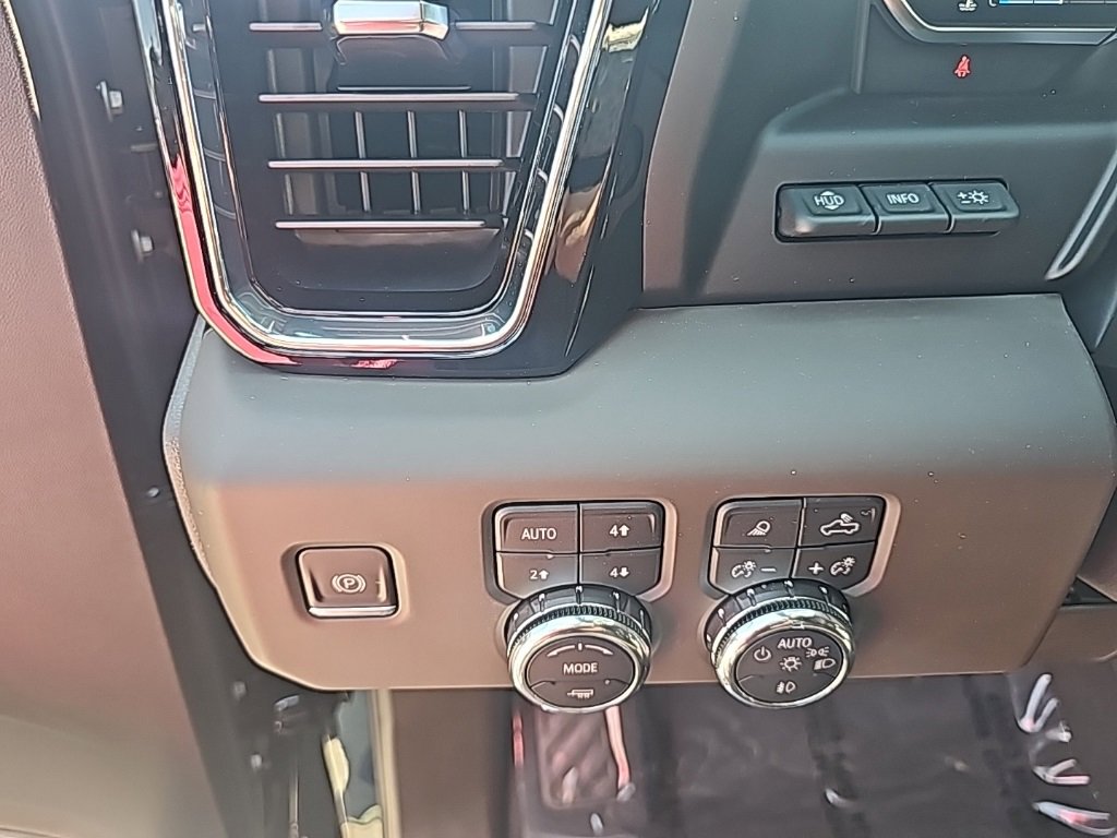 New 2025 GMC Sierra 1500 Denali w/ Denali Reserve Package image 18