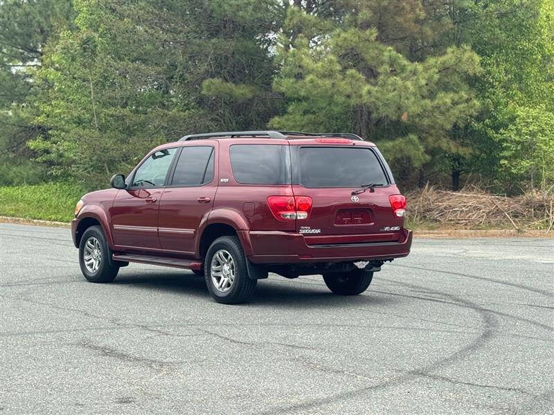 Used 2007 Toyota Sequoia SR5 AWD/4WD image 4