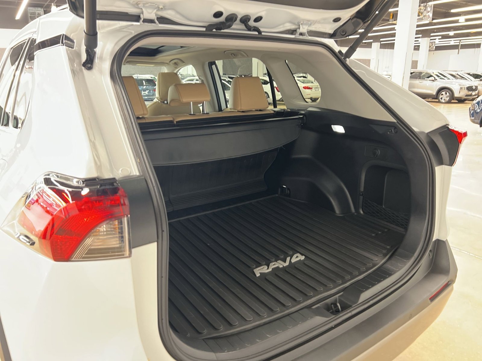 Used 2024 Toyota RAV4 Limited AWD/4WD image 23