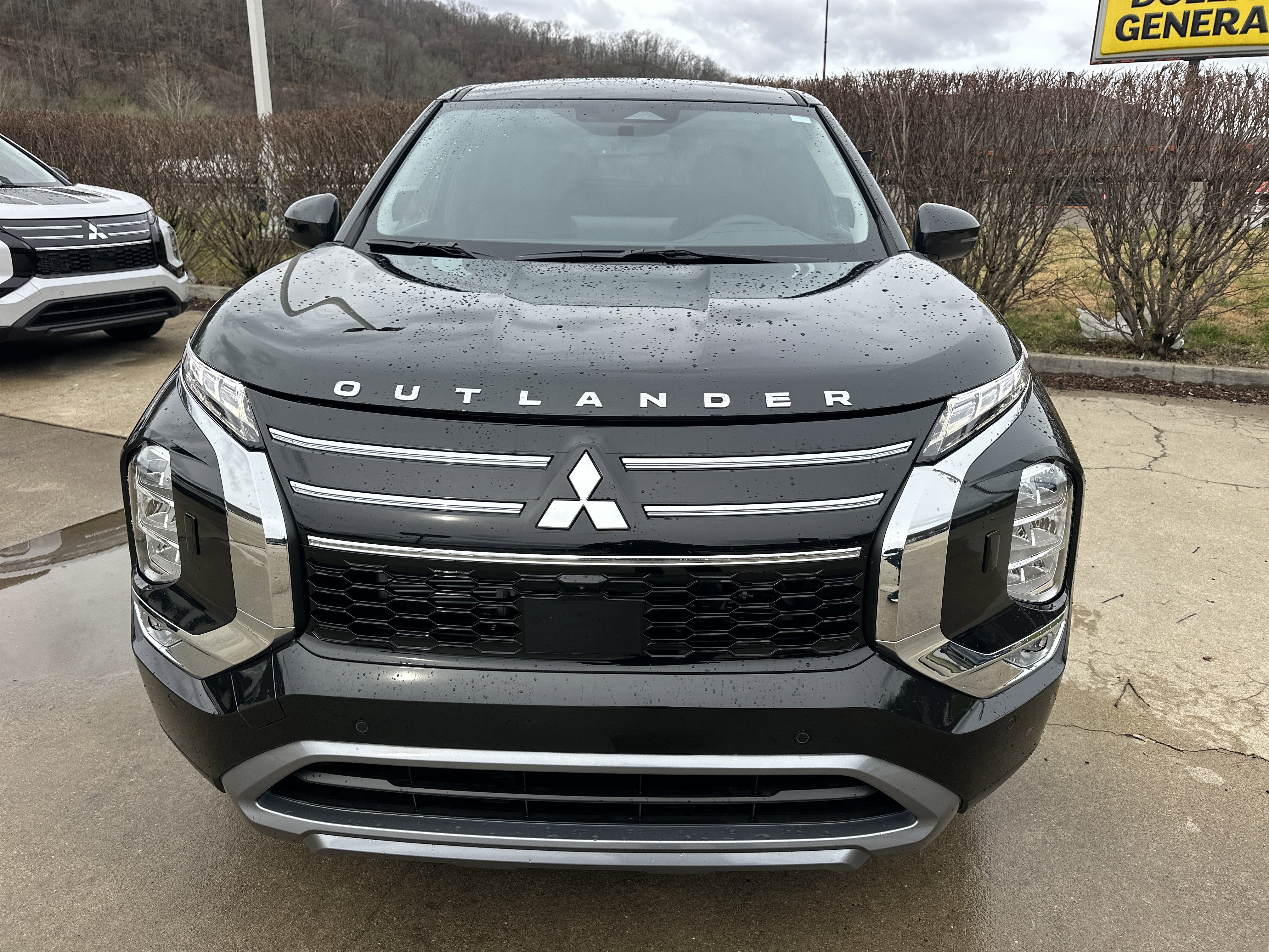 New 2026 Mitsubishi Outlander SE image 7