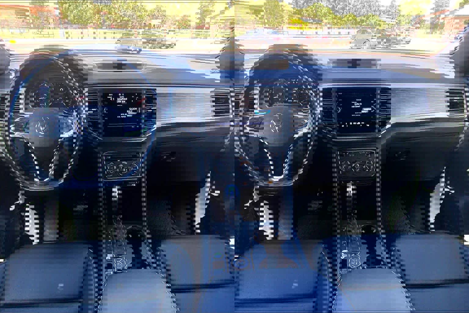 Used 2020 Volkswagen Atlas Cross Sport SE AWD/4WD image 16