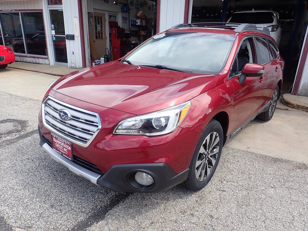 Used 2015 Subaru Outback 2.5i Limited AWD/4WD image 2
