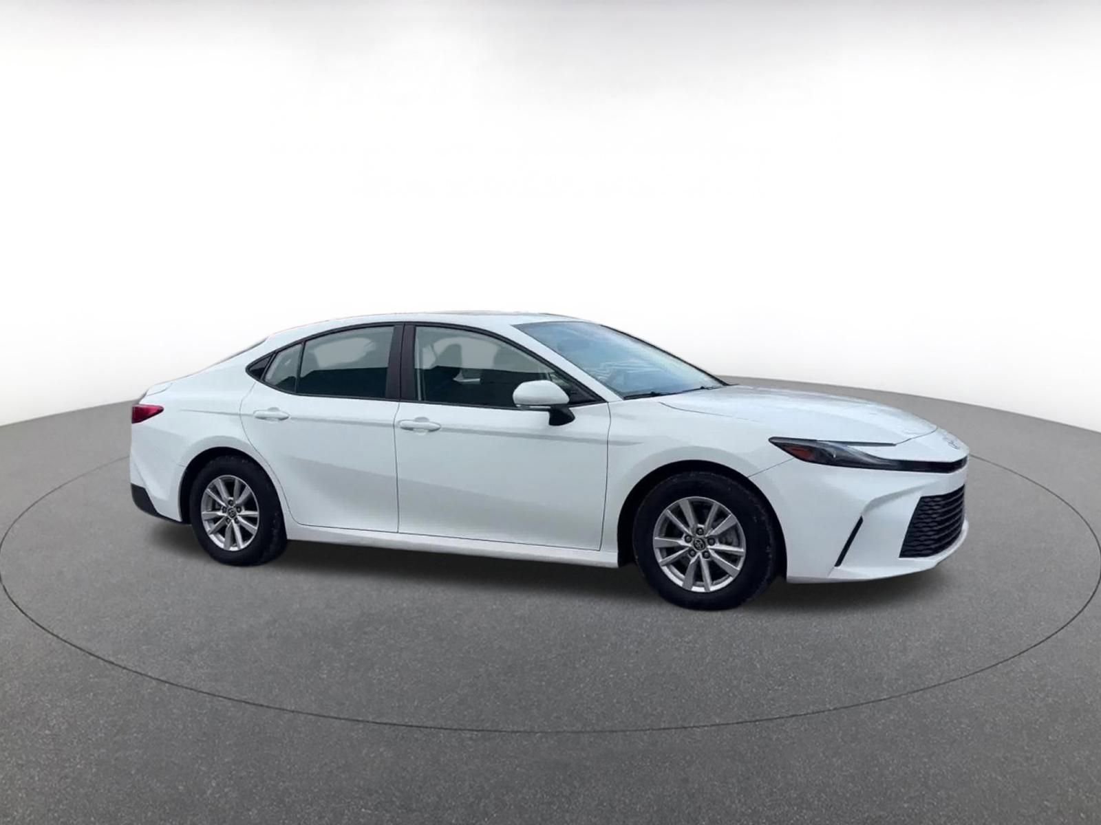 Used 2025 Toyota Camry LE image 2