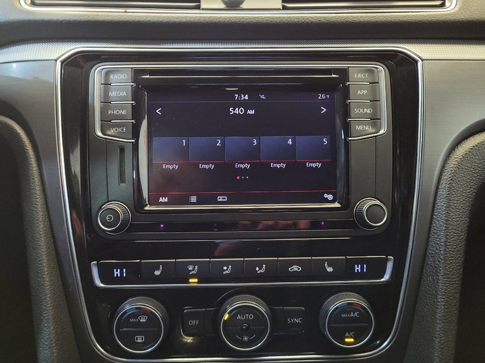 Used 2018 Volkswagen Passat 2.0T R-Line w/ R-Line Lighting Package image 25