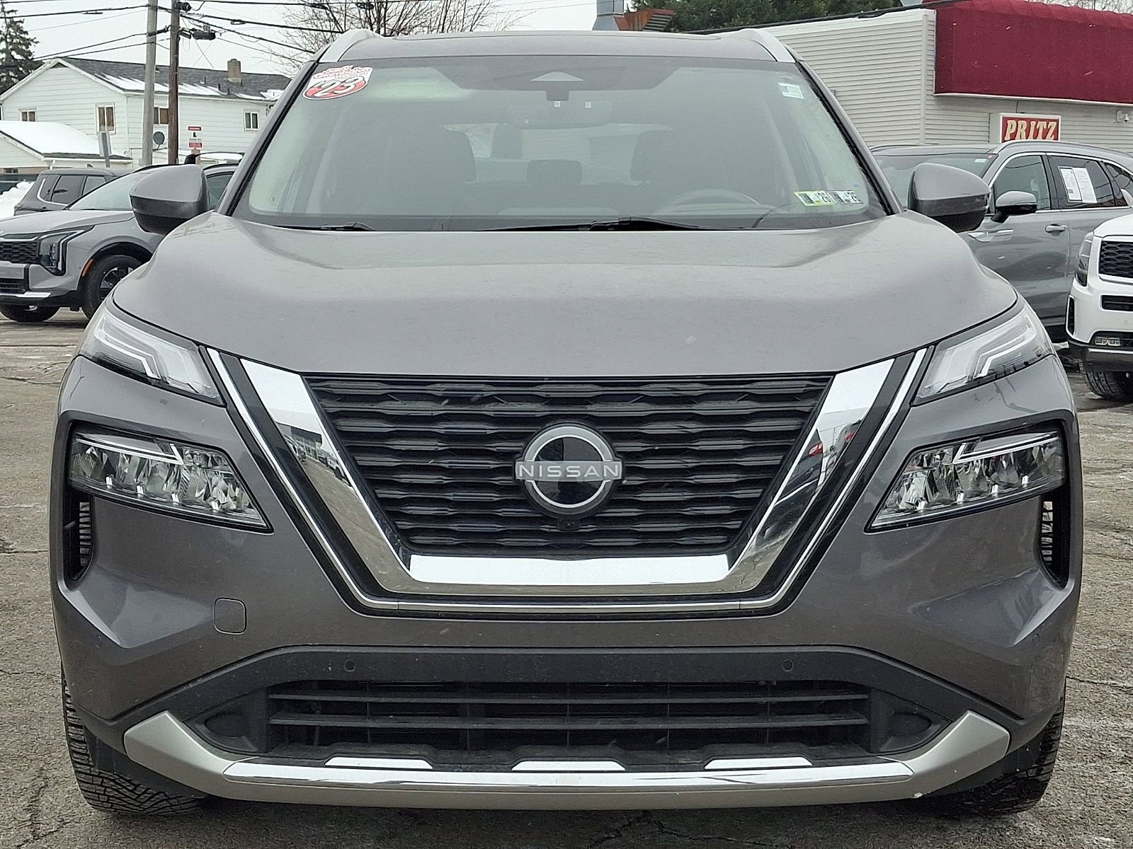 Used 2023 Nissan Rogue Platinum w/ Platinum Premium Package image 2