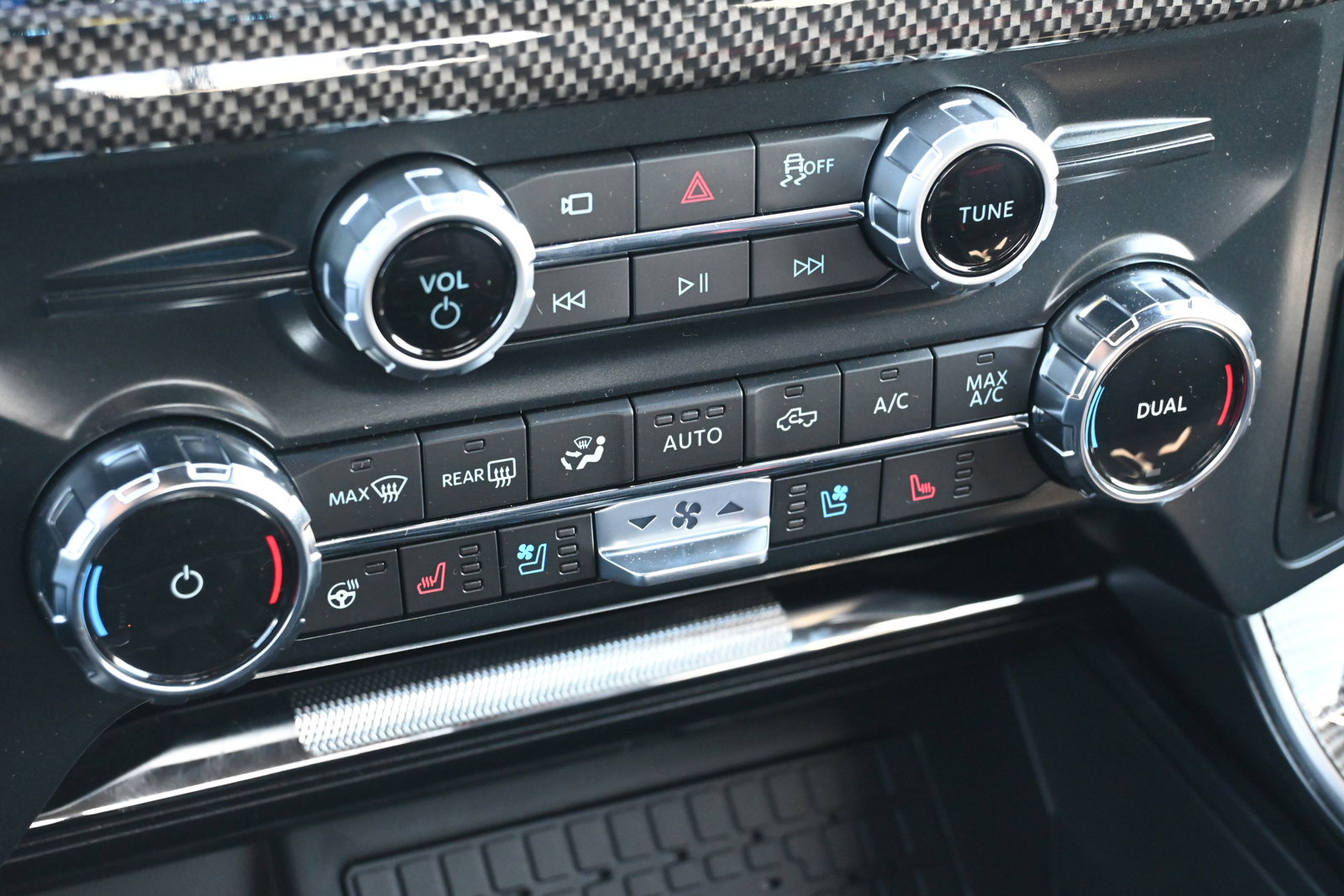 New 2025 Ford F150 Lariat w/ Equipment Group 502A High image 28