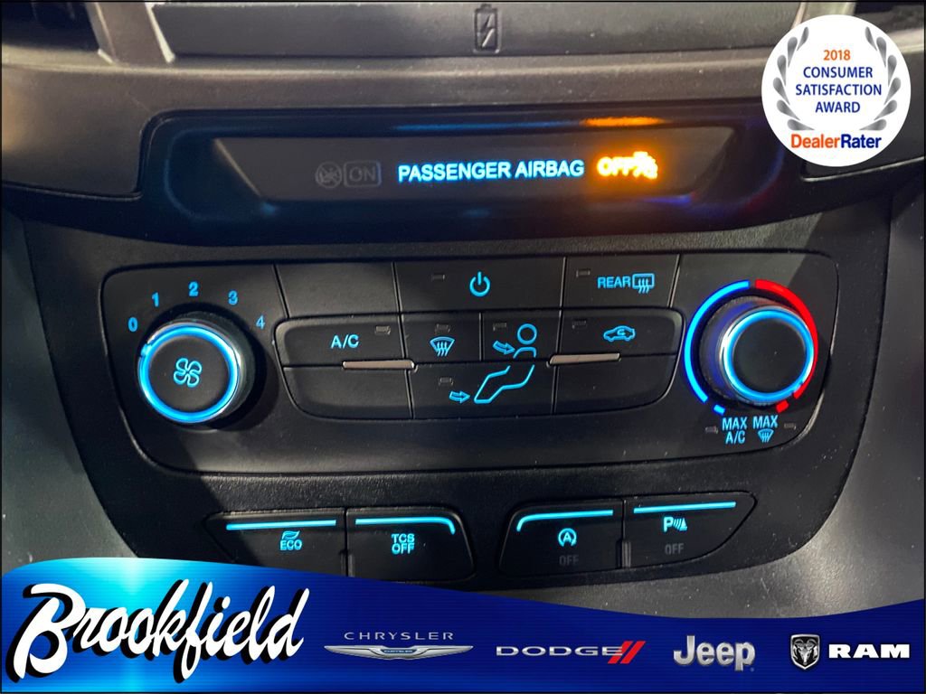 Used 2023 Ford Transit Connect XLT image 26