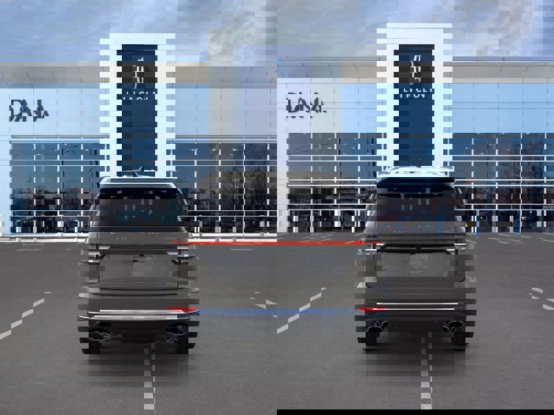 New 2025 Lincoln Aviator AWD image 5