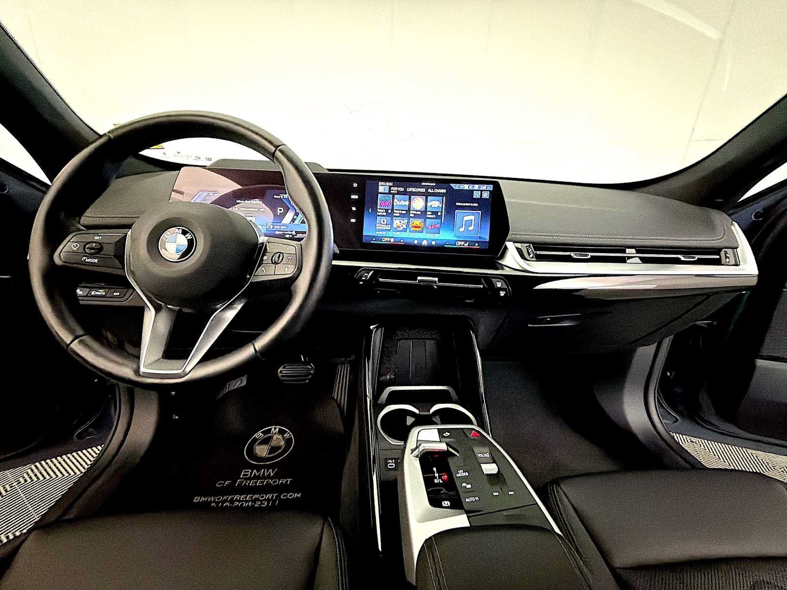 Used 2024 BMW X1 xDrive28i w/ Premium Package AWD/4WD image 14