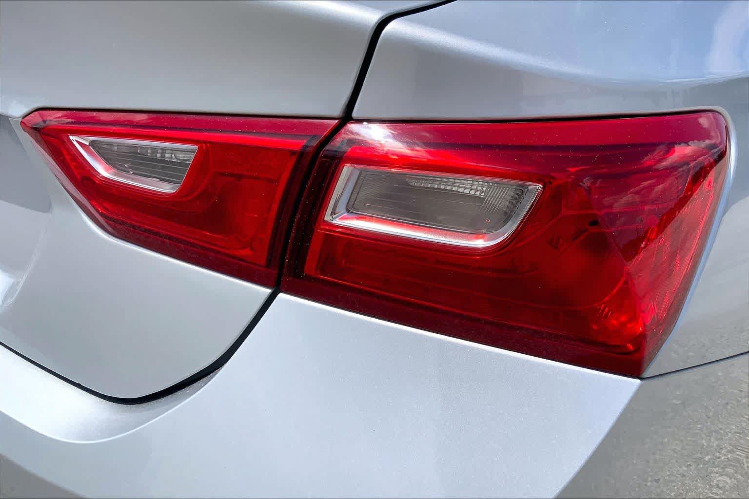 Used 2020 Chevrolet Malibu LS FWD image 30