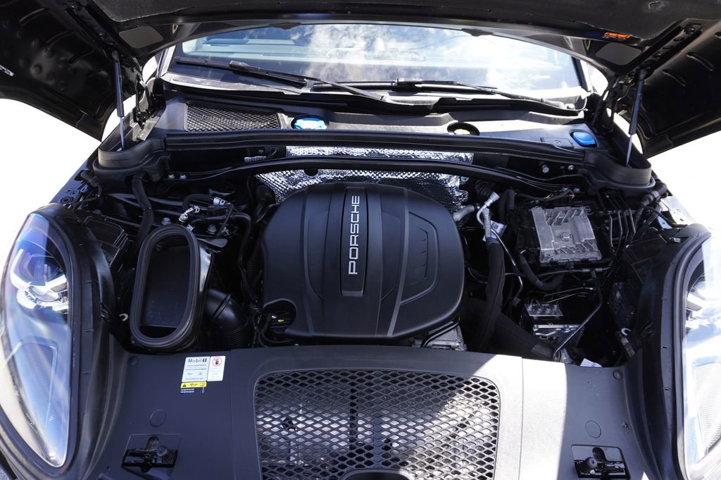 Used 2021 Porsche Macan image 33