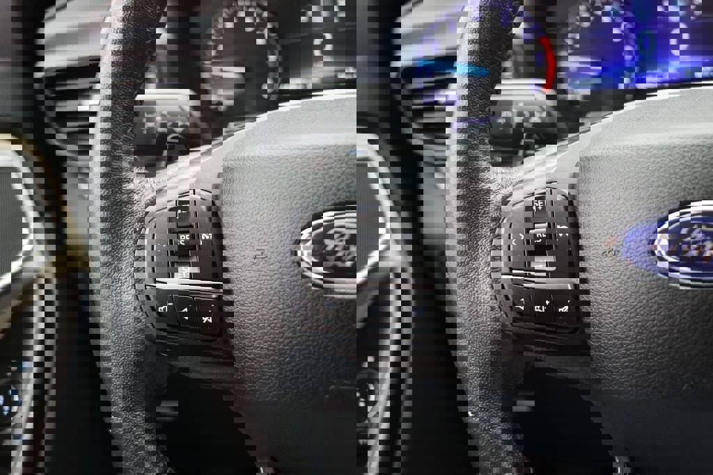 Used 2020 Ford Explorer XLT w/ Comfort Package image 19