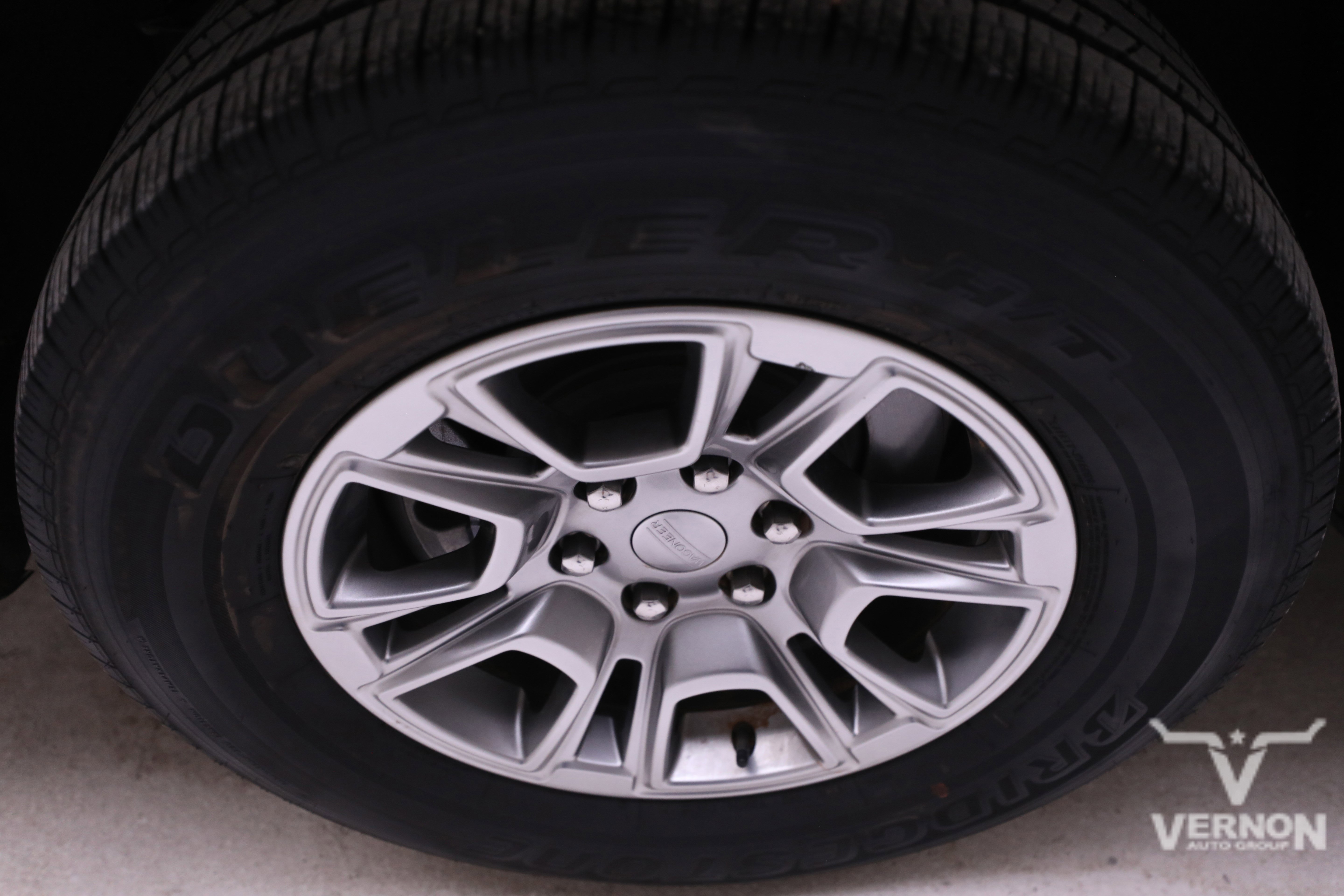 Used 2024 Jeep Wagoneer 4WD w/ HD Trailer Tow Package image 30