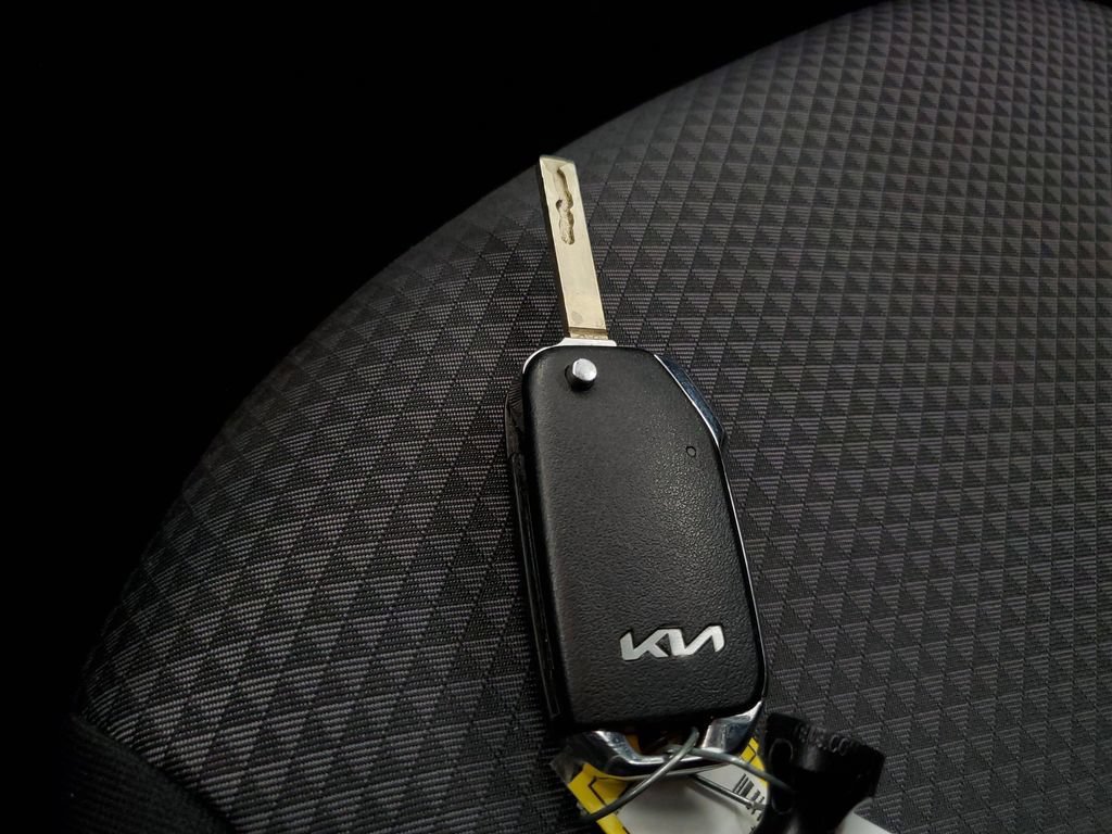 Certified 2025 Kia Soul LX w/ LX Technology Package FWD image 26